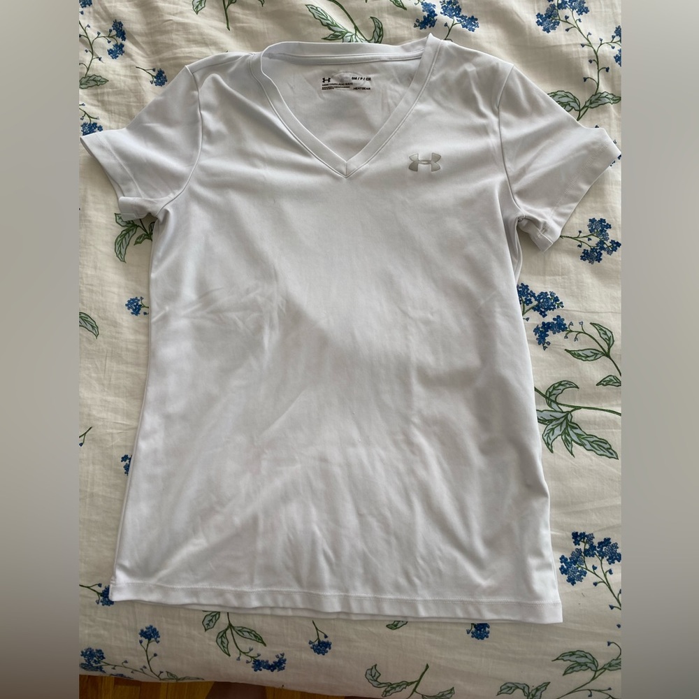 White under armour shirt